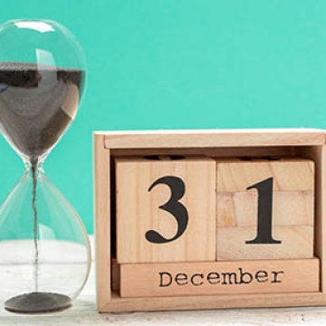 hourglass countdown until december 31