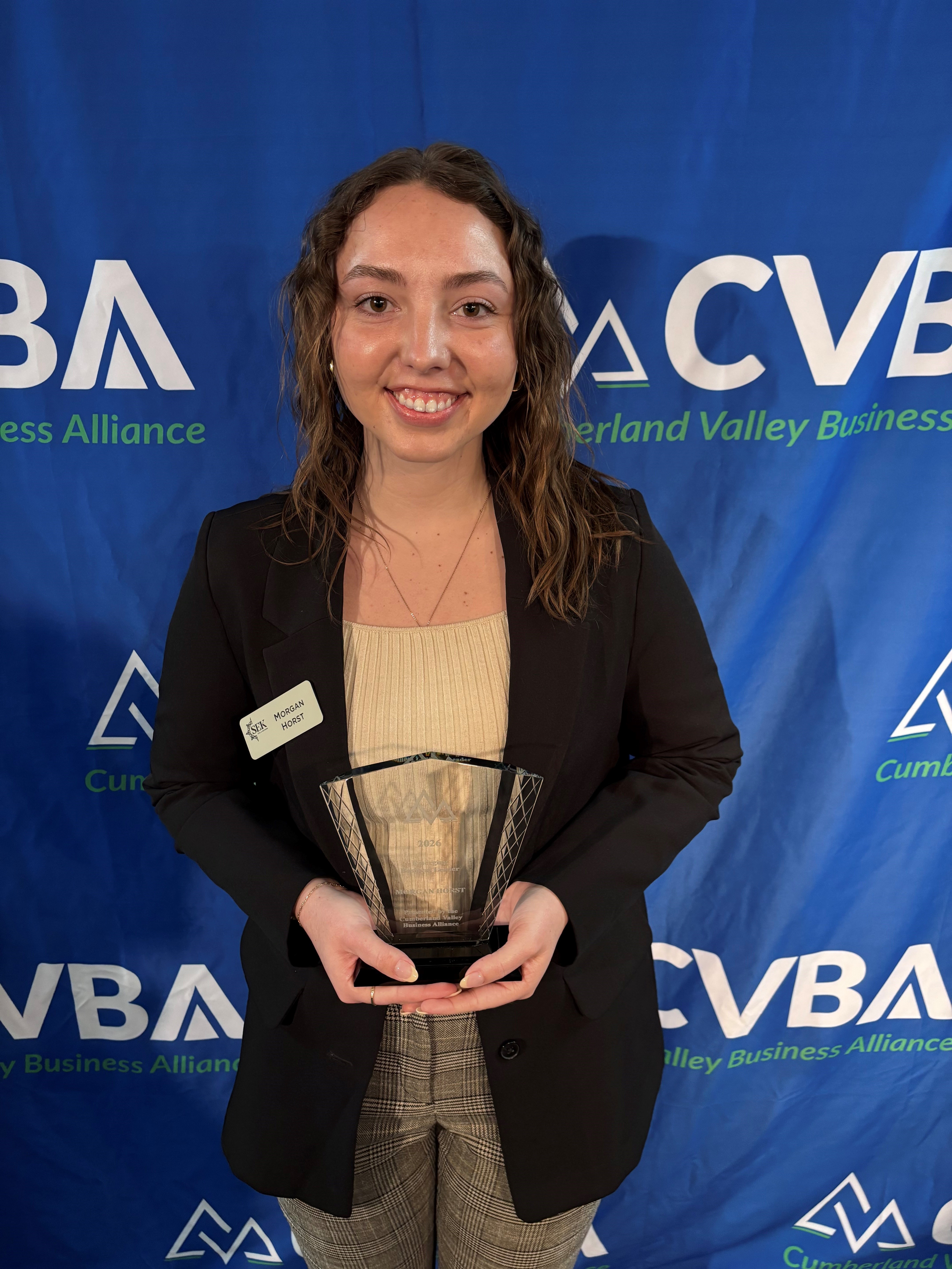 morgan horst with award